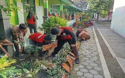 JUMAT BERSIH SMPN 1 RINGINREJO
