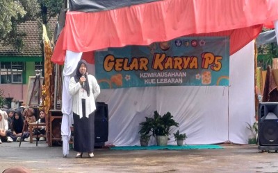 SMPN 1 Ringinrejo Gelar Karya P5 Kewirausahaan: Kreasi Kue Lebaran